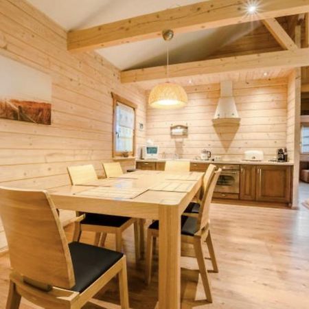 Klimatyczny Domek Z Drewna Nad Morzem Debina  Ngoại thất bức ảnh